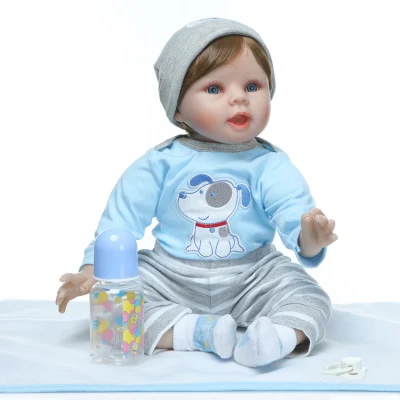 수제 실리콘 비닐 Reborn Baby Boy 22''/55 Cm 사랑스러운 옷을 입은 실물 같은 아기 인형 어린이 생일 크리스마스 선물